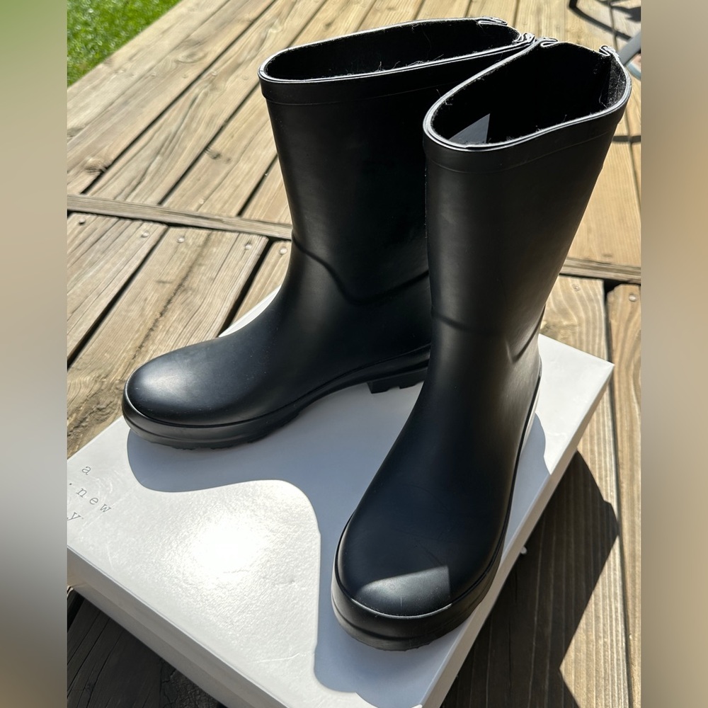 Women’s “A New Day-Vicki” Mid Calf Rain Boots - size 8